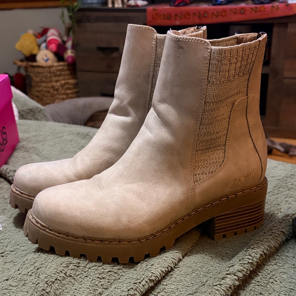 Like new beige ankle boots, zip in back.